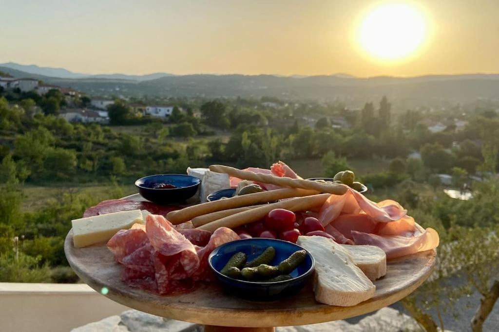 L'Oree Cevenole, Gite Avec Spa Et Vue Panoramique Sur Les Cevennes Daire Saint Julien Les Rosiers Dış mekan fotoğraf